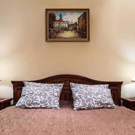 Bed & Breakfast In Downtown ลวีฟ ภายนอก รูปภาพ