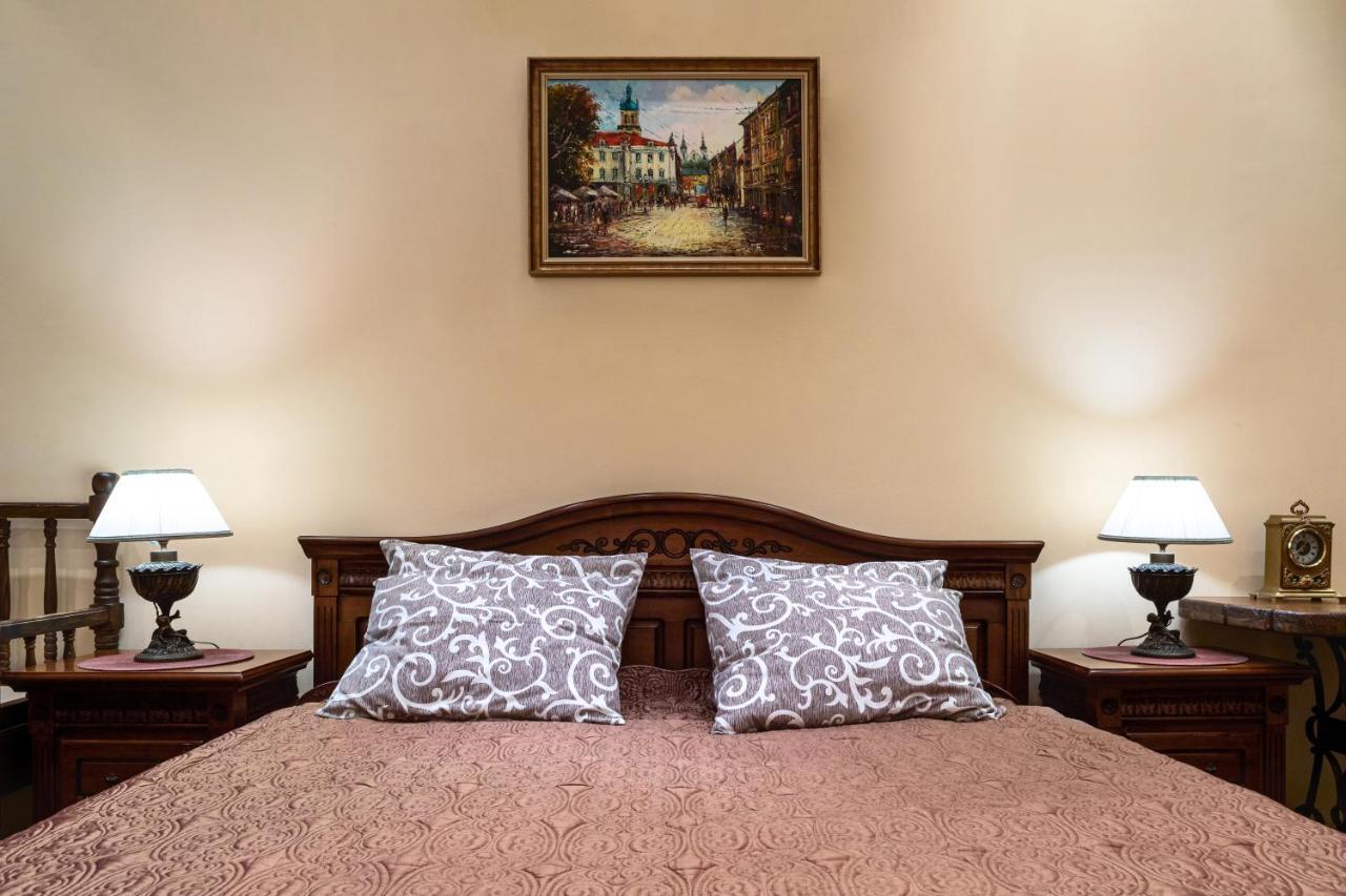 Bed & Breakfast In Downtown ลวีฟ ภายนอก รูปภาพ