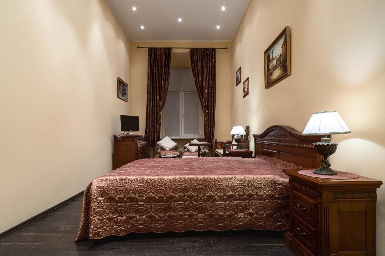 Bed & Breakfast In Downtown ลวีฟ ภายนอก รูปภาพ